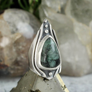Warrior Ring // Emerald - Size 8