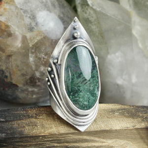 Warrior Shield Ring // Moss Agate - Size 7.75