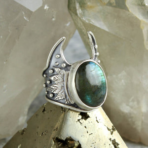 Moon Warrior Botanical Ring // Labradorite- Size 8.5
