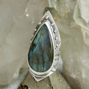 Warrior Botanical Shield Ring // Labradorite- Size 9