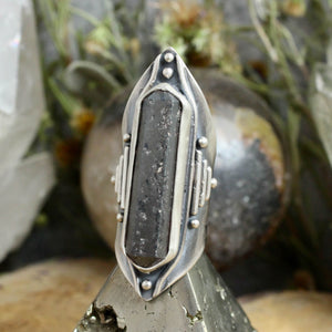 Amplifier Ring // Hematite - Size 6.5
