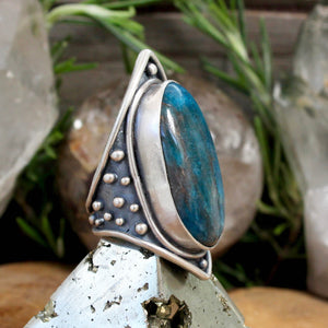 Warrior Shield Ring // Blue Apatite - Size 9 - Acid Queen Jewelry
