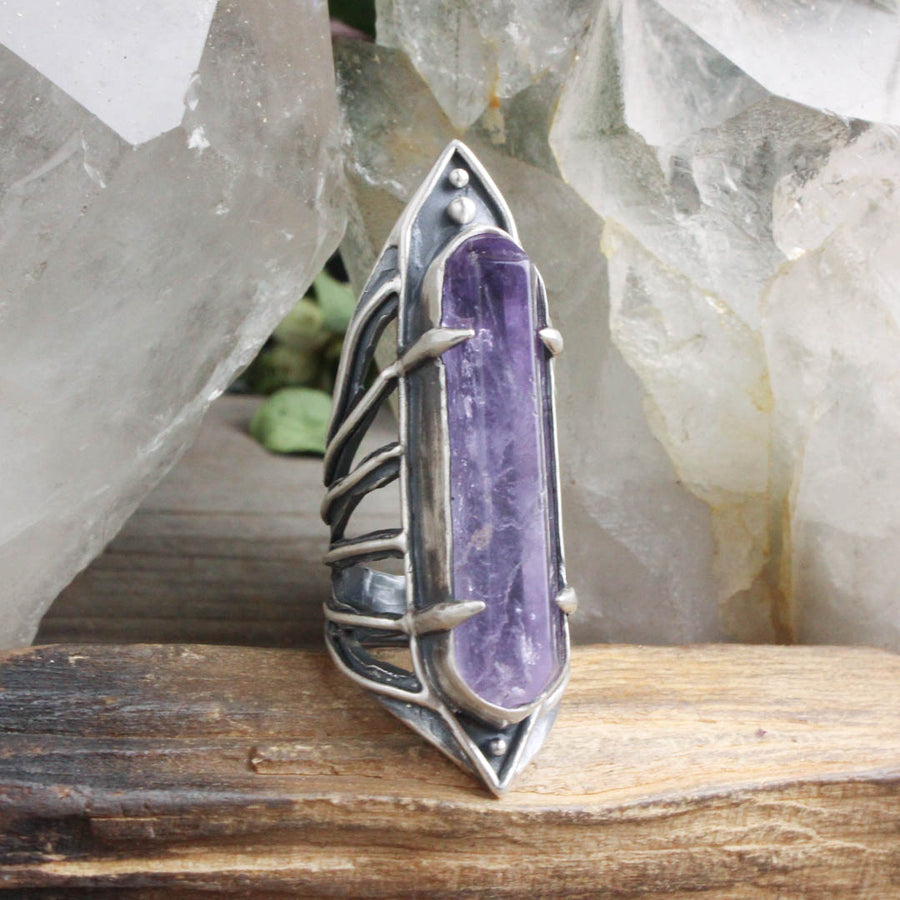 Amplifier Cut-Out-Ring // Amethyst- Size 5.5