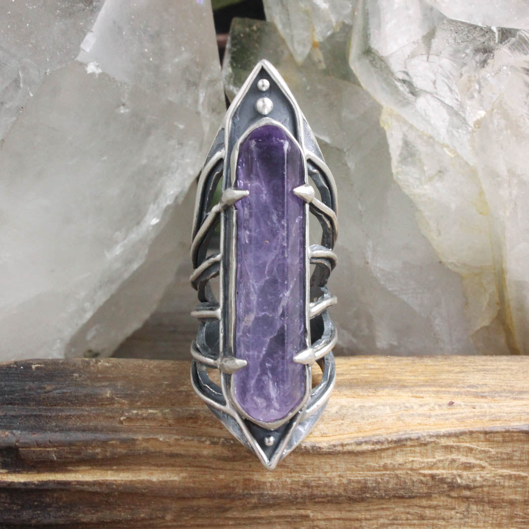 Amplifier Cut-Out-Ring // Amethyst- Size 5.5