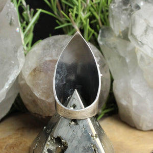 Warrior Shield Ring // Chalcedony - Size 11