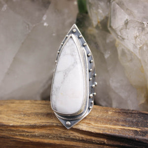 Warrior Shield Ring // Howlite - Size 8.5