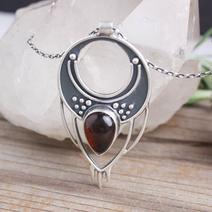 Voyager Necklace // Amber