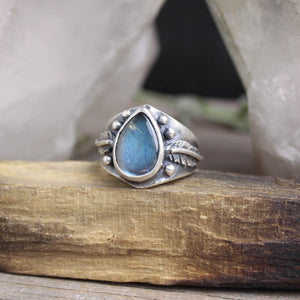 Winged Warrior Ring // Labradorite - Size 6